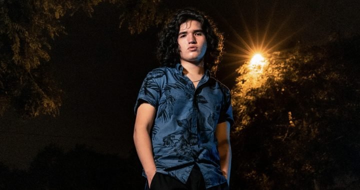 Conoce a Bastti y su tema «Desvelándome»