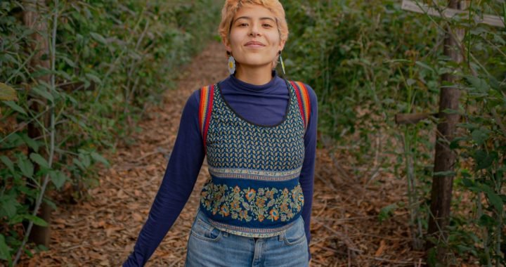 Desde Colombia, Paula Alarcón lanza ‘Luciérnaga’, una canción de amor y esperanza