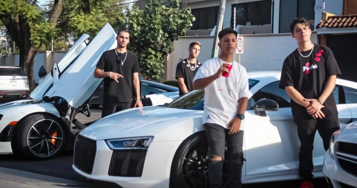 Juanro Veca y Luno_mx presentan «Descenso (Un trago de tequila)» junto a Slgarfias