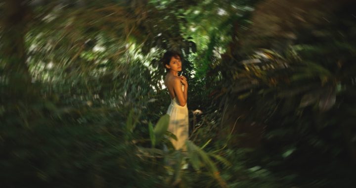 Mira el el nuevo videoclip de la artista peruana Ati Lane: «María Llena»