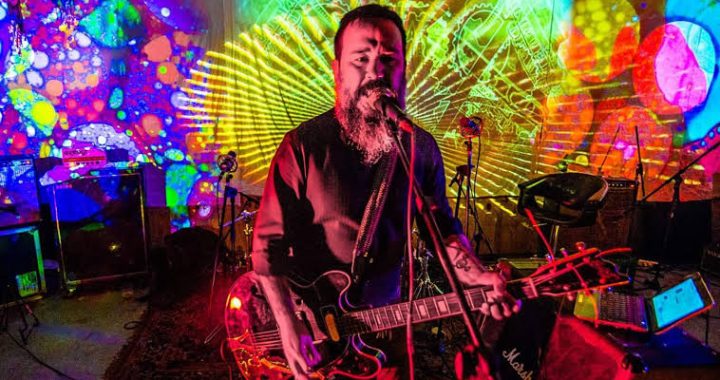 Entrevista al Chino Burga: “El silencio es una de las cosas más fuertes y sanadoras que he vivido