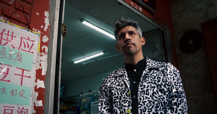 Malnati presenta ‘Fucking Perfect’, una balada que nos llama a reconciliarnos con nosotros mismos