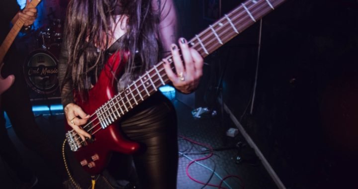 La integrante de Mystica Girls, Ilse Mares “Lakorn” vende contenido para adultos