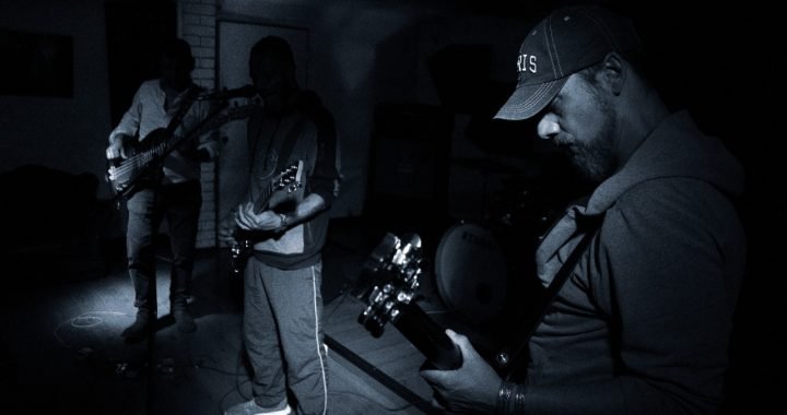 París Sobre Llamas, el grupo colombo-francés que no sabías que necesitabas escuchar