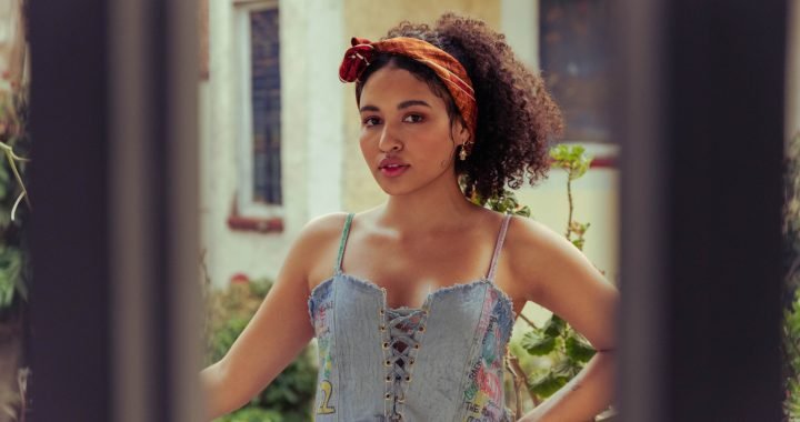 La mexica-haitiana, Malaïka que está conquistando con  «Dime que sí»