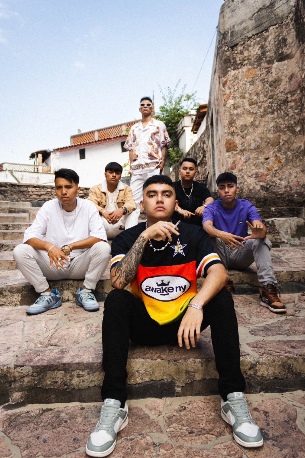 Desde México, Los de la 4 lanzan su nueva canción «Bien Dotados»