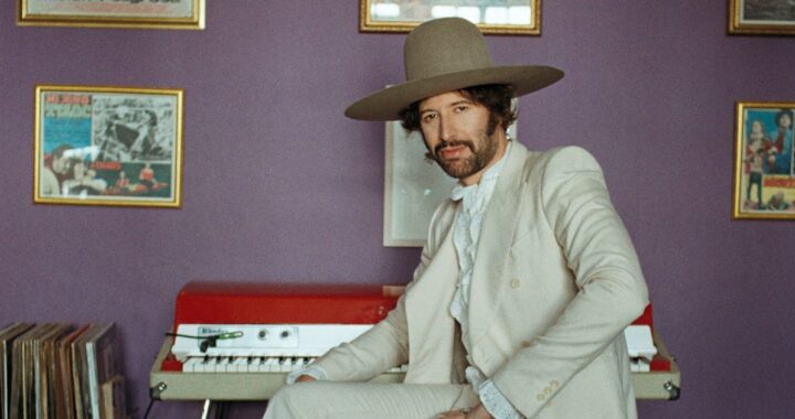 Adanowsky, aclamado músico y productor franco-mexicano, vuelve a Lima en noviembre