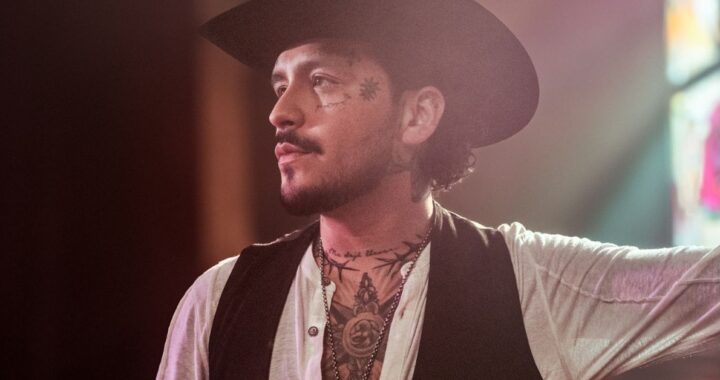 Christian Nodal presenta su nuevo tema «El amigo»