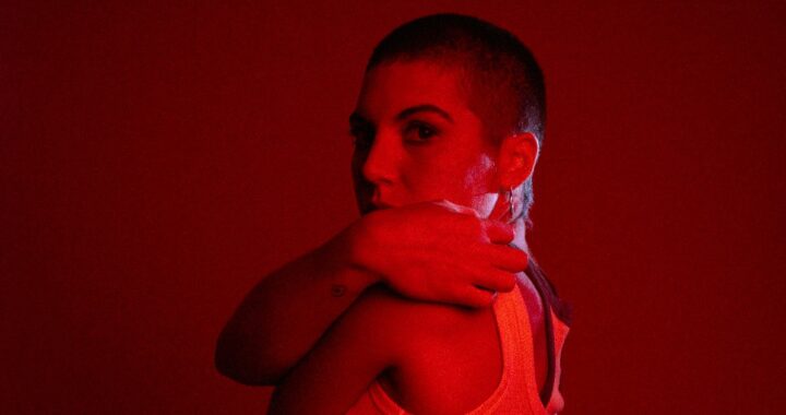 Lorena Blume se incendia para volver a nacer con ‘DINAMITA’, su nuevo larga duración