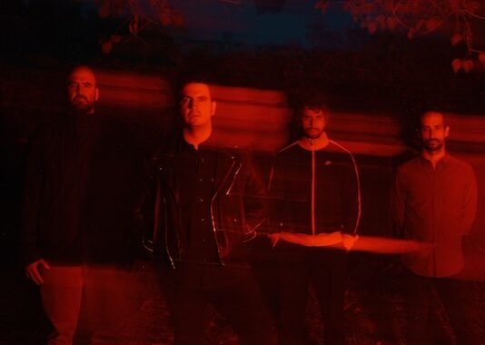 Sinestesia nos lleva por un viaje de colores y sonidos con «Arcoiris», su single debut