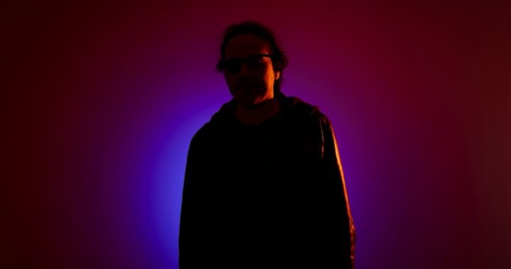 Trazar Diamantes desafía las tendencias indies con su poderoso single “Contraespionaje”