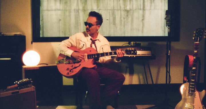 Twanguero estrena su versión de «Happy Xmas (War Is Over)»