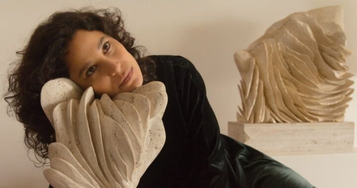 Fe Baca desdobla su mundo interno y da vida a ‘Gestos Remotos’, su segundo disco