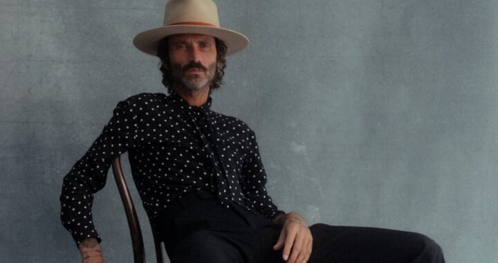 El flaco Leiva debuta en Lima: Una noche esperada de rock con oficio