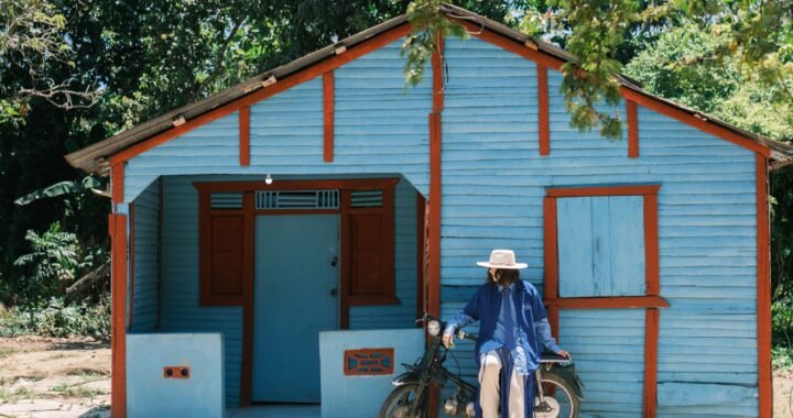 Covi Quintana llega a Perú con un nuevo disco «OYE ETA VAINA»