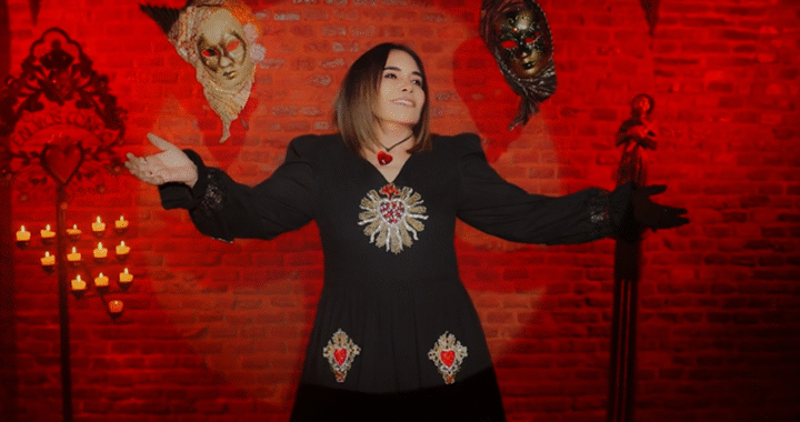 Tania Libertad reivindica la humanidad del sentimiento en su nuevo álbum: «Ay Amor»