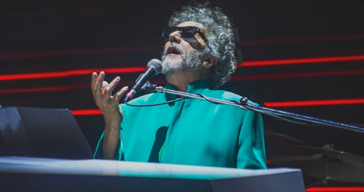 Las endorfinas del amor, u otra noche gozosa de Fito Páez en Bogotá [CRÓNICA]