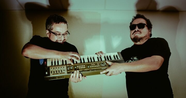 Desde Puno, Asteroide transmuta el dolor en noise pop con “Ojos color miel”, su nuevo sencillo